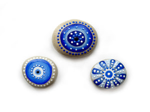 Enjoy our nature gift store – a collection of one-of-a-kind hand painted pieces of natural materials found in nature. Art with Nature, Art made with nature, Art using nature, Art with nature materials, Nature art with leaves, Art made out of nature 